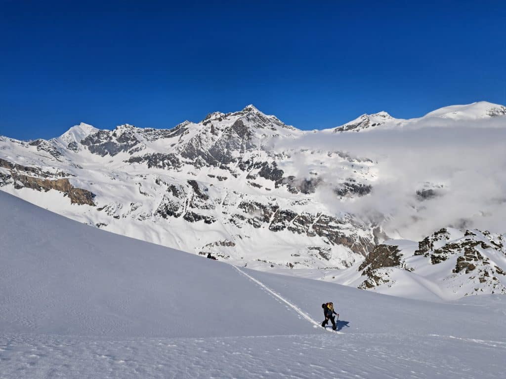 Monte en ski de rando à la Punta de la Paletta