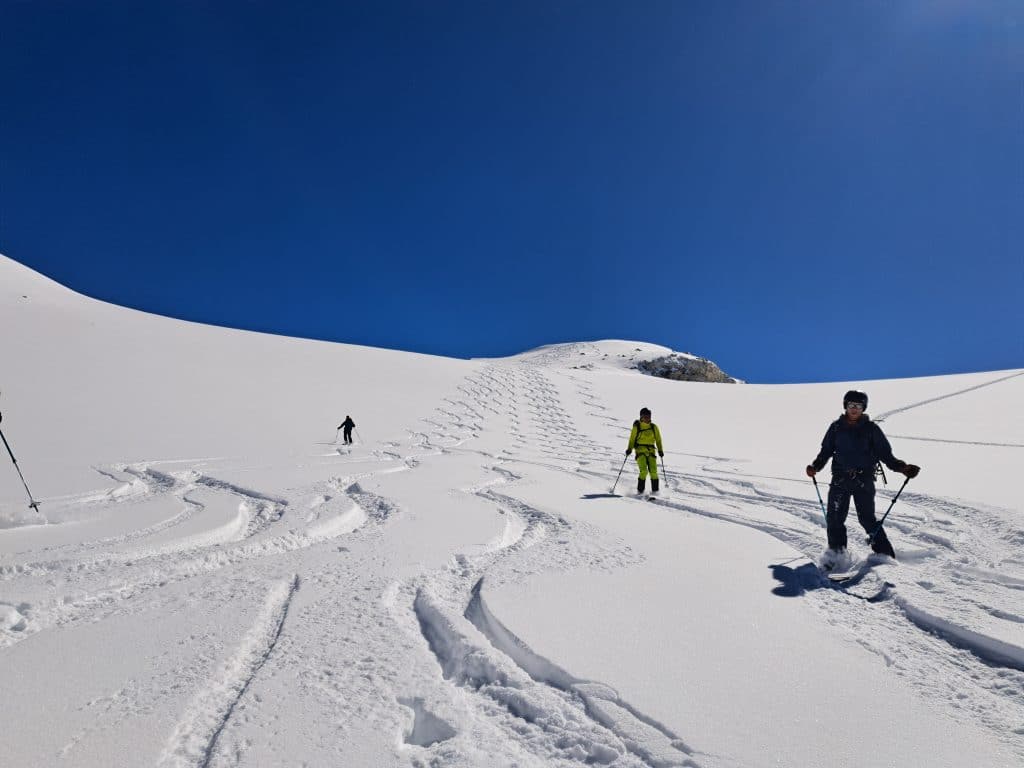 descente en ski de la Punta Basel pleine poudre!