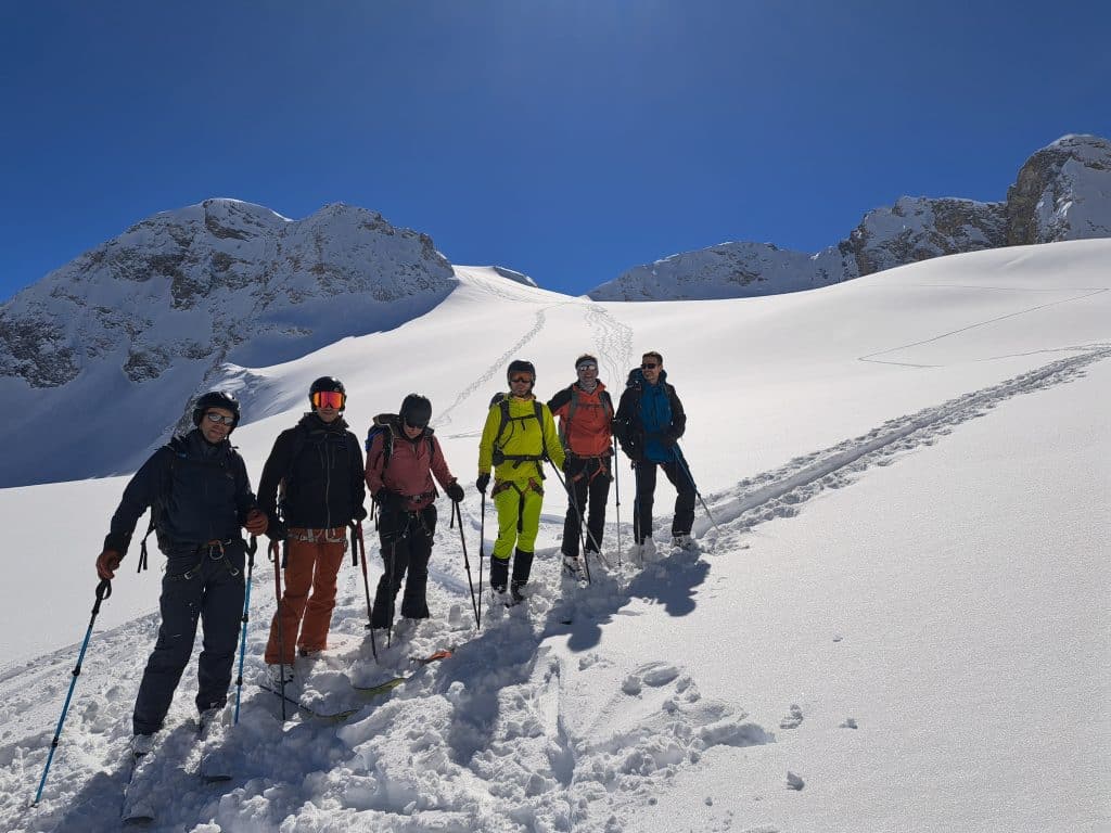 Un moment bien sympa que cette descente a ski du glacier de la Tsantaleina